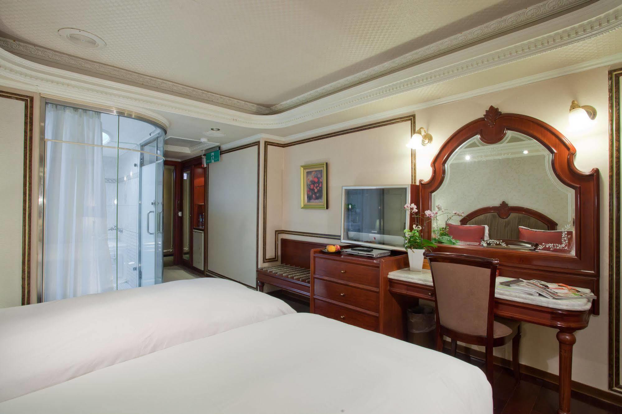 Happiness Hotel Taipei Exterior foto